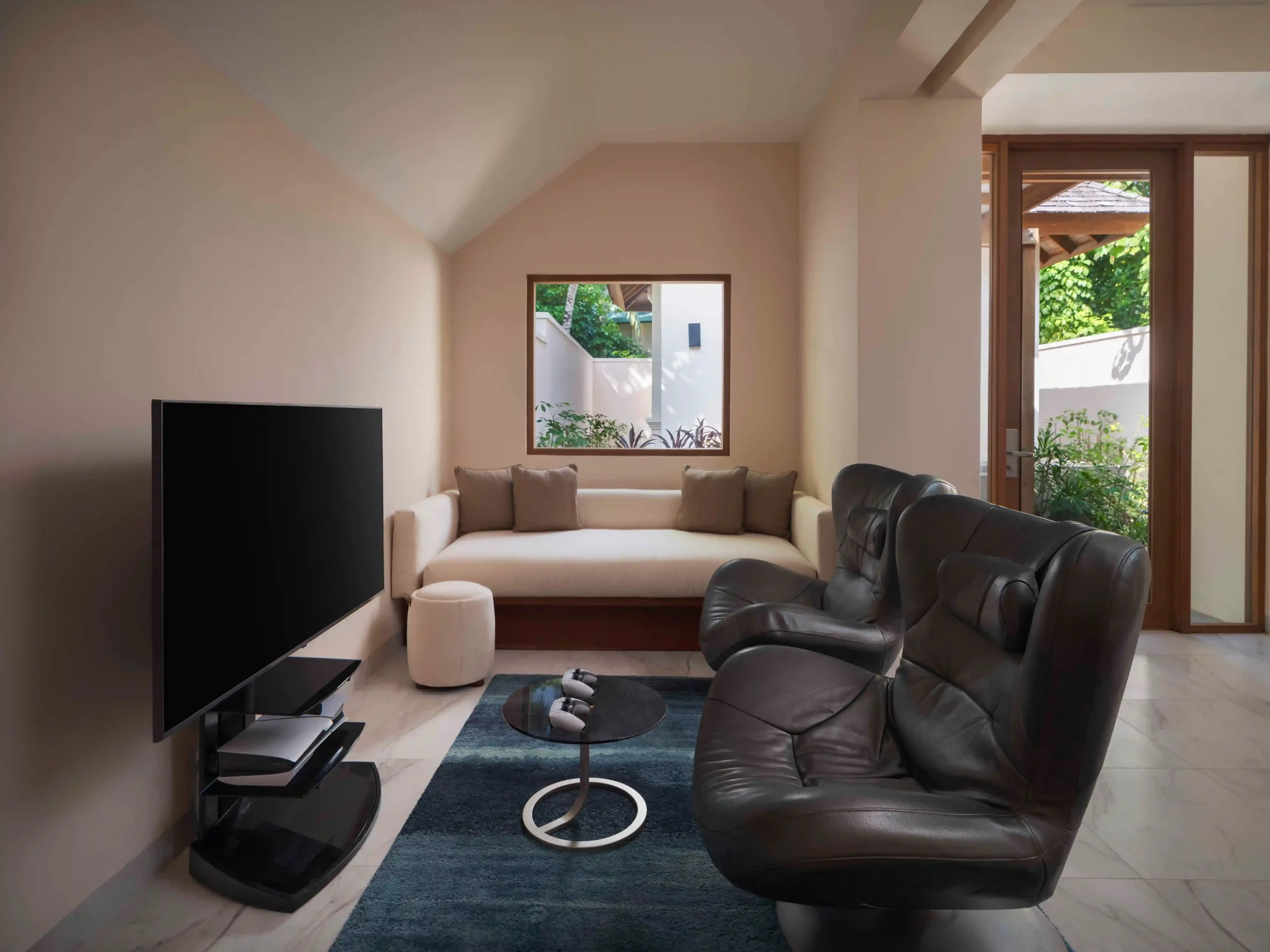 Three Bedroom Beach Suite with Pool