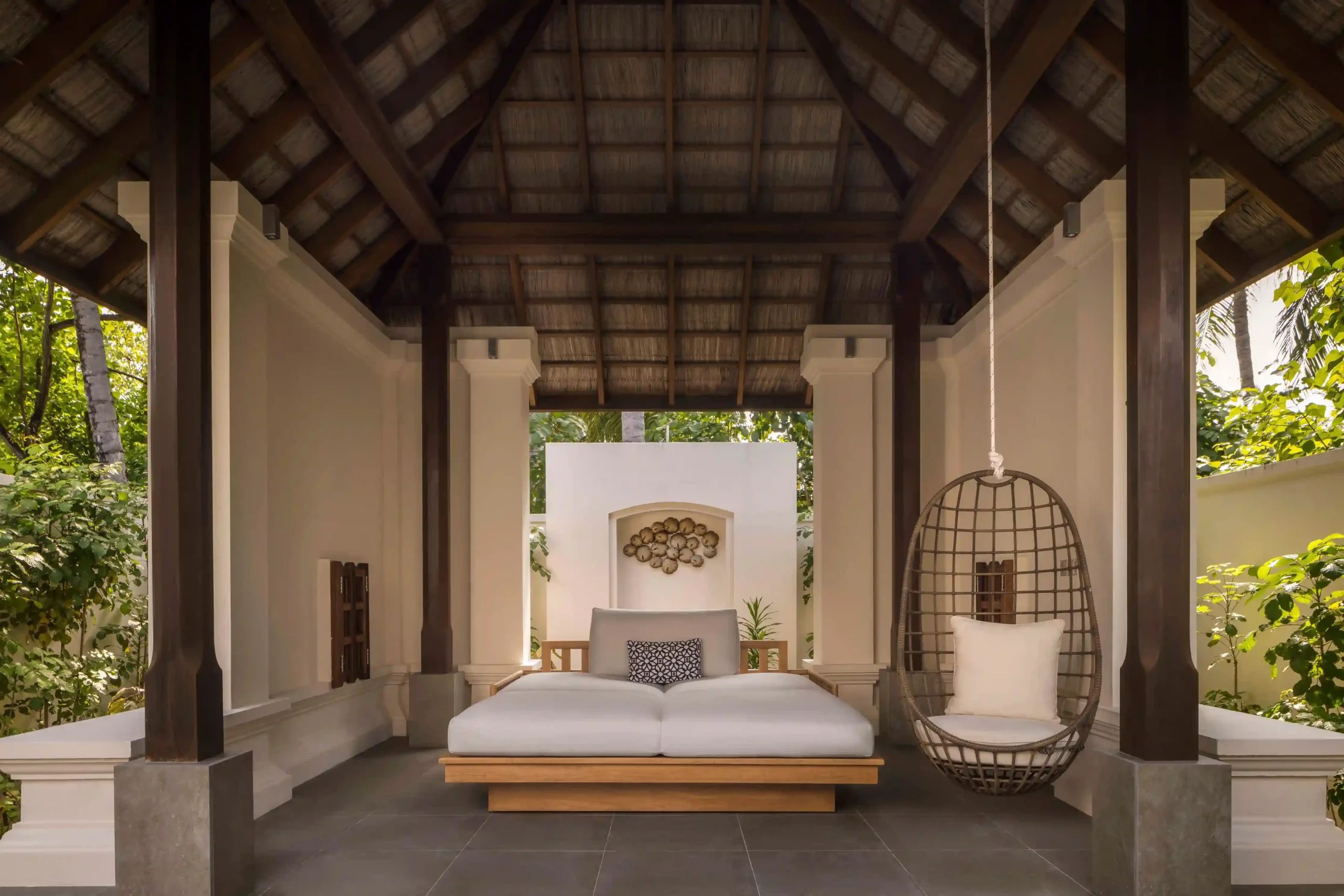 DELUXE BEACH VILLA WITH POOL