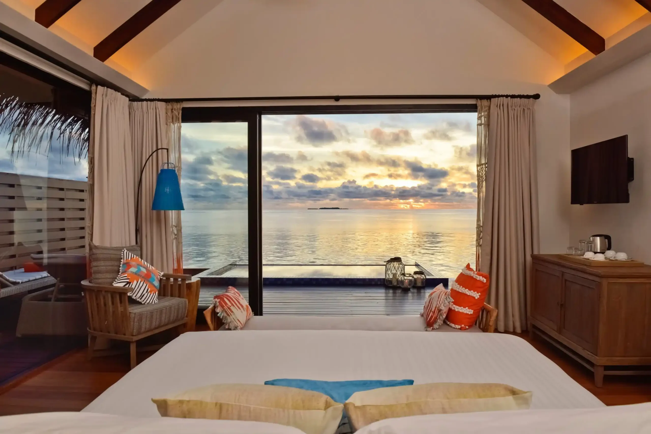 Reef Pool Waater Villa