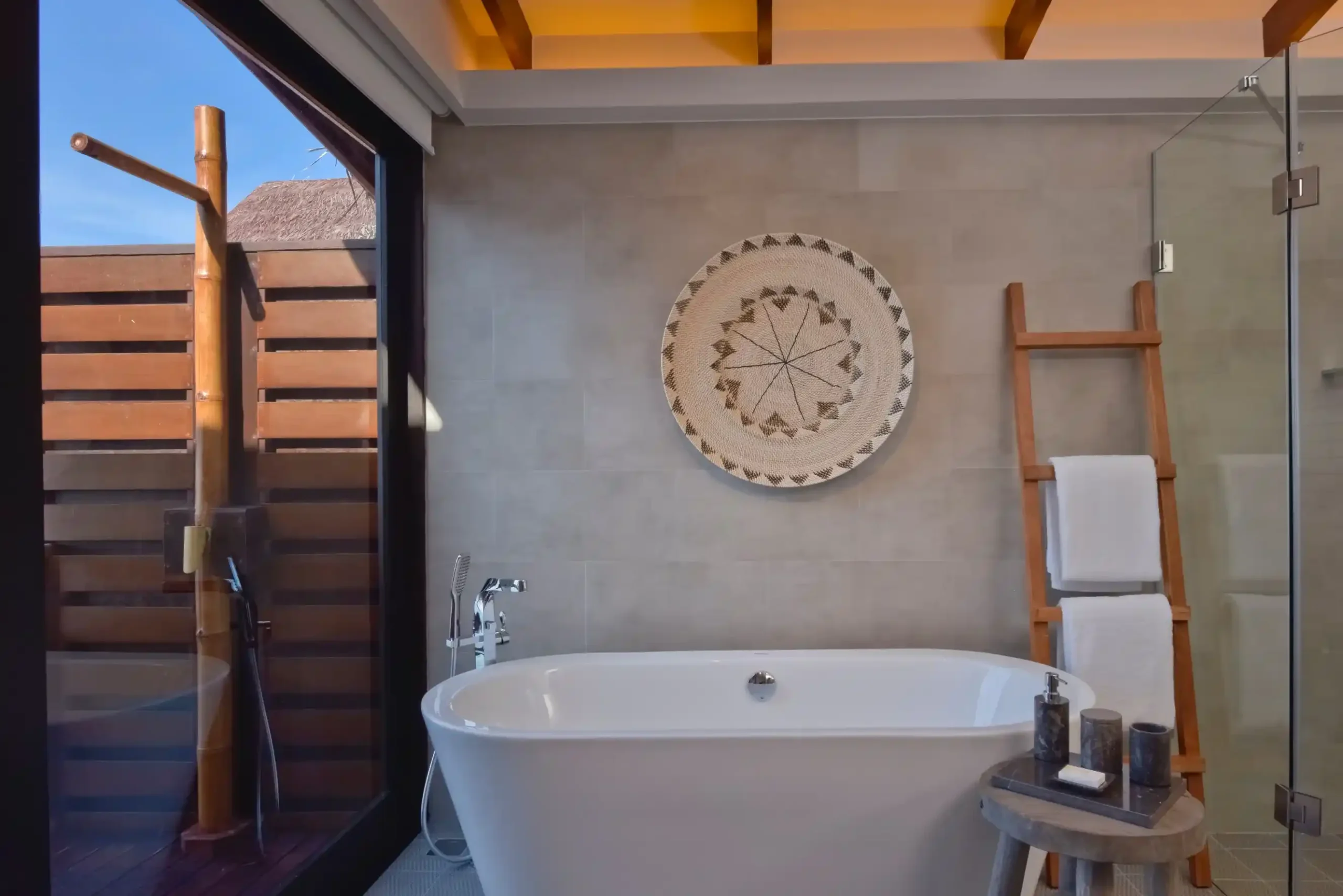 Reef Pool Waater Villa